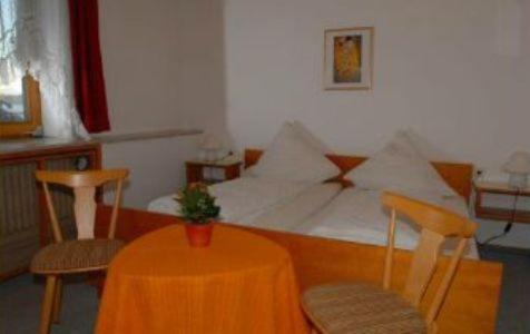 Hotel Gasthof Zum Neubau Kisslegg Bilik gambar