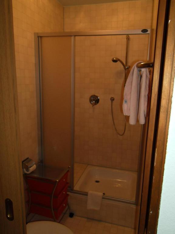 Hotel Gasthof Zum Neubau Kisslegg Bilik gambar