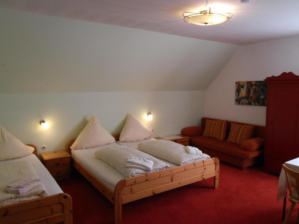 Hotel Gasthof Zum Neubau Kisslegg Bilik gambar